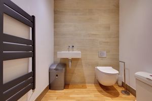 Communal Gym WC- click for photo gallery